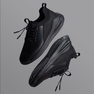 NEW! Clove comfy black sneakers nurses/medical staff 5.5